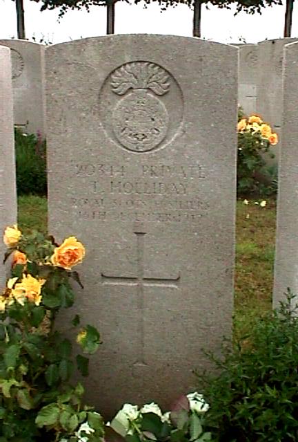 Thomas Holliday grave near Arras
